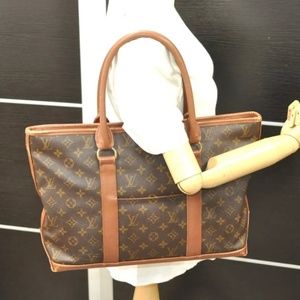 Authentic Louis Vuitton Monogram Canvas The “ Weekend Sac tote PM